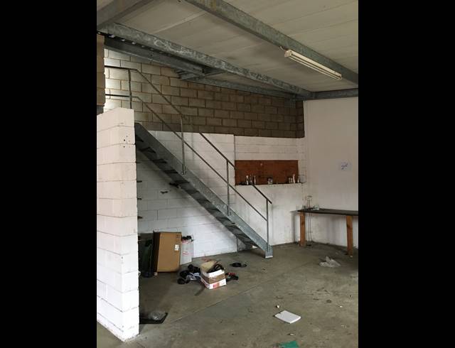 99M² WAREHOUSE TO LET IN BRIARDENE
